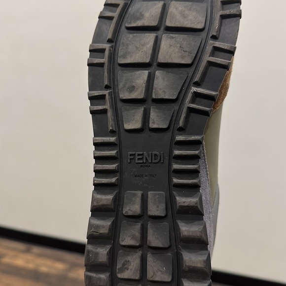 FENDI sneakers size 8 - Picture 8 of 8